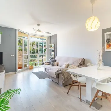 Sale of middle floor apartment in Mijas Golf