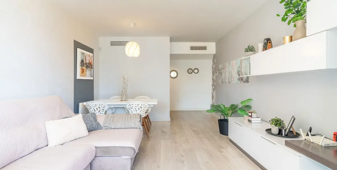 Sale of middle floor apartment in Mijas Golf 2
