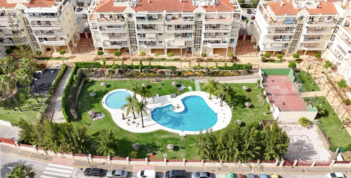 Sale of middle floor apartment in Mijas Golf 21