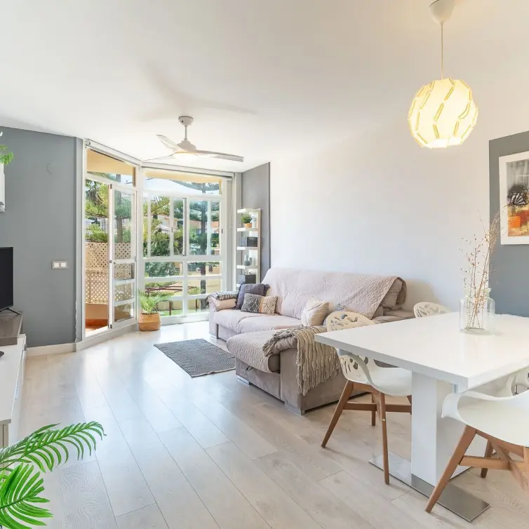 Sale of middle floor apartment in La Cala Hills