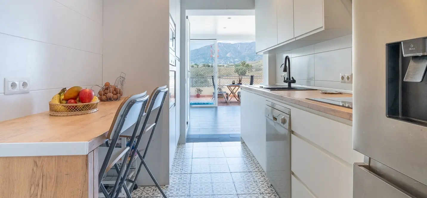 Sale of middle floor apartment in La Cala Hills 4
