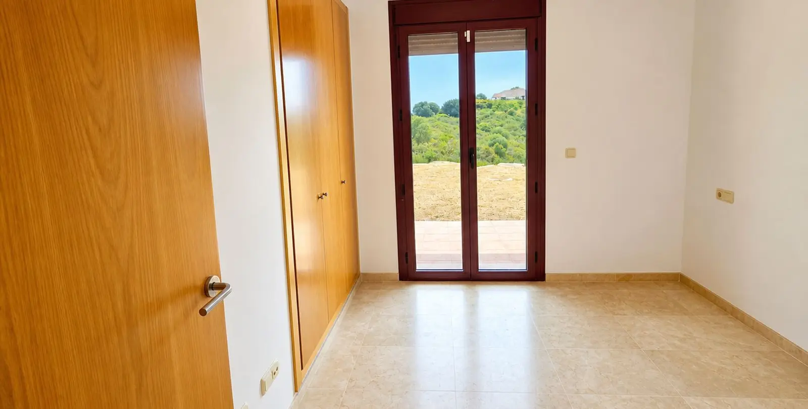 Продажа таунхауса в Casares Playa 49
