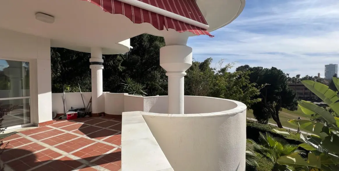 Продажа апартаментов на первом этаже в Marbella 1