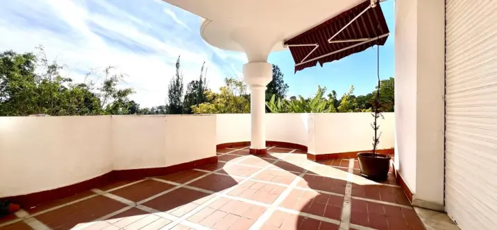 Продажа апартаментов на первом этаже в Marbella 3