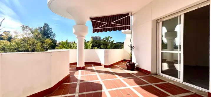 Продажа апартаментов на первом этаже в Marbella 4