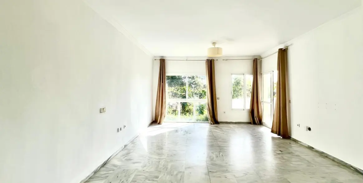 Продажа апартаментов на первом этаже в Marbella 6