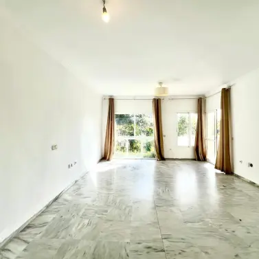Sale of ground floor apartment in Marbella