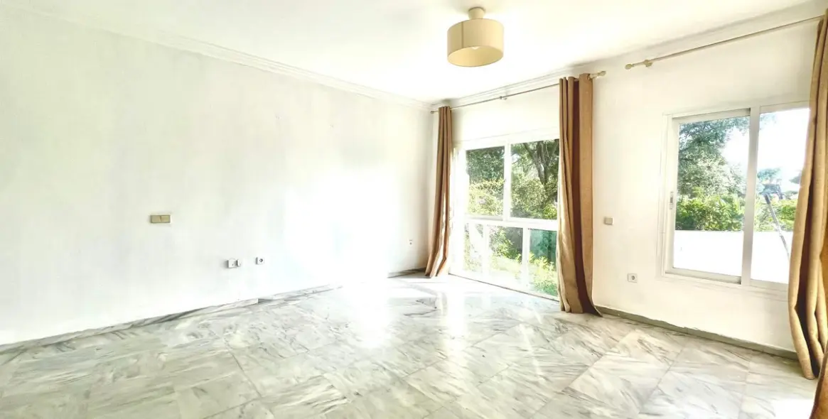 Продажа апартаментов на первом этаже в Marbella 8