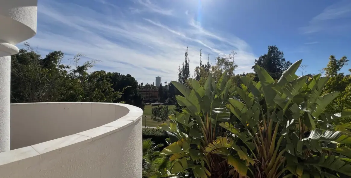 Продажа апартаментов на первом этаже в Marbella 24