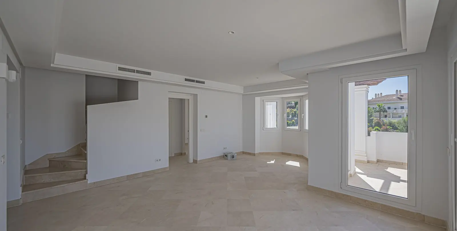 Sale of penthouse in Nueva Andalucía 5
