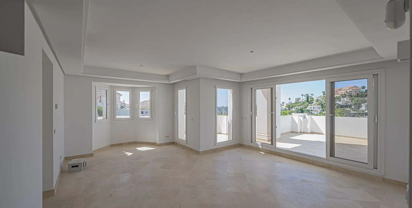 Sale of penthouse in Nueva Andalucía 7