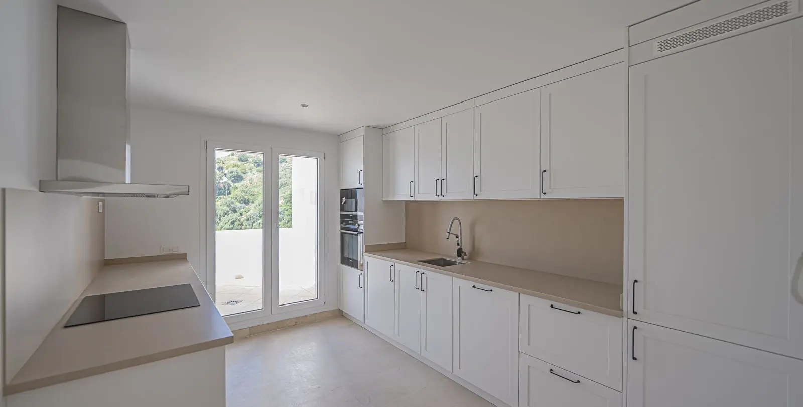 Sale of penthouse in Nueva Andalucía 9