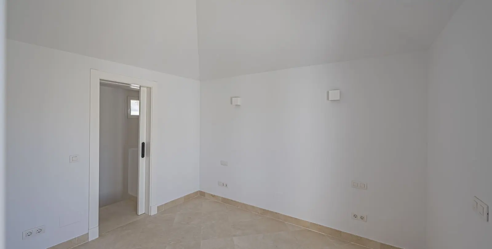 Sale of penthouse in Nueva Andalucía 19