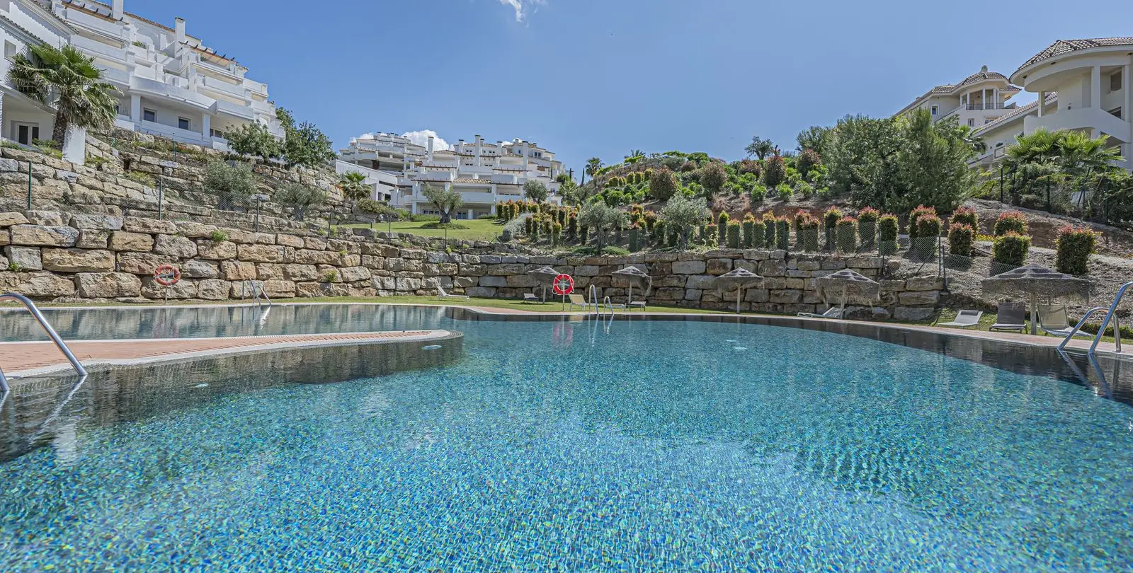 Sale of penthouse in Nueva Andalucía 27