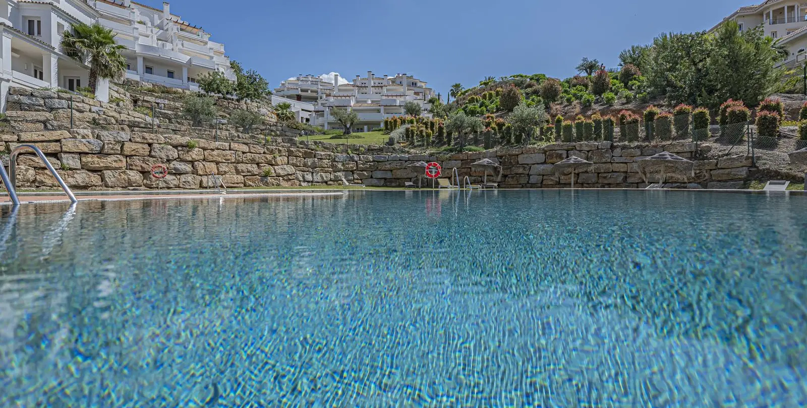 Sale of penthouse in Nueva Andalucía 29