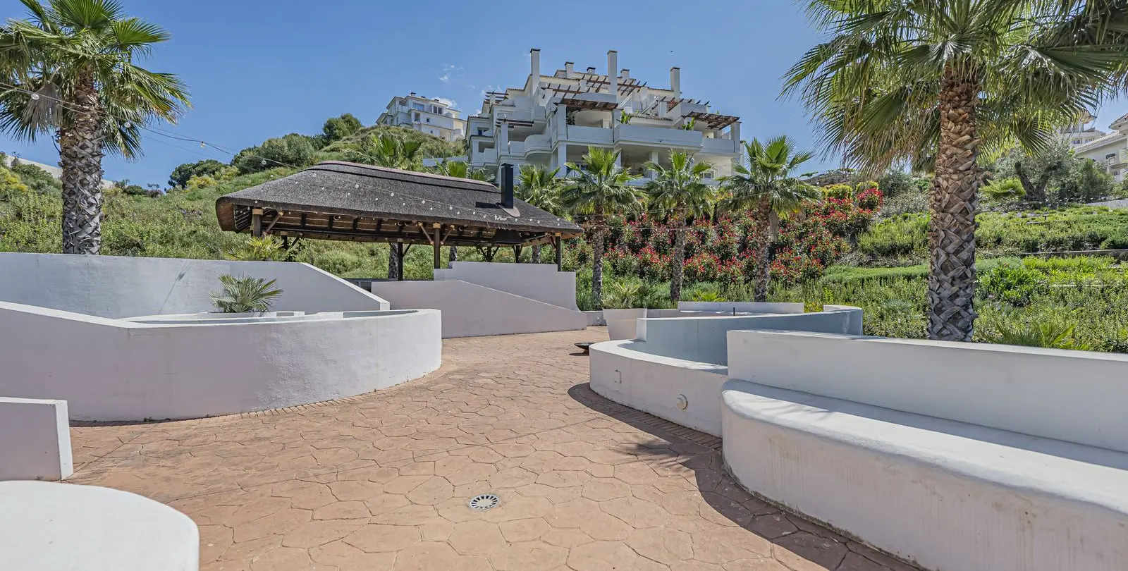 Sale of penthouse in Nueva Andalucía 30