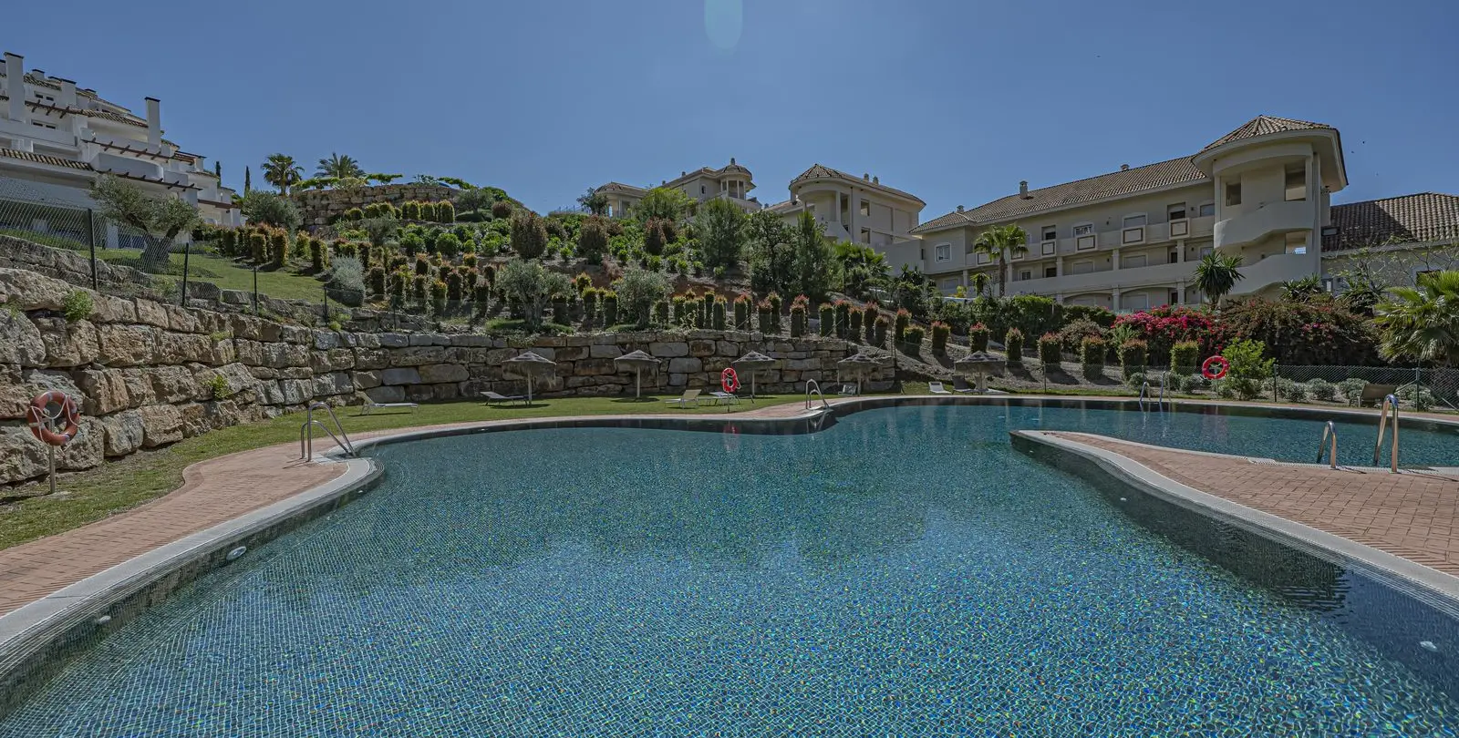 Sale of penthouse in Nueva Andalucía 31