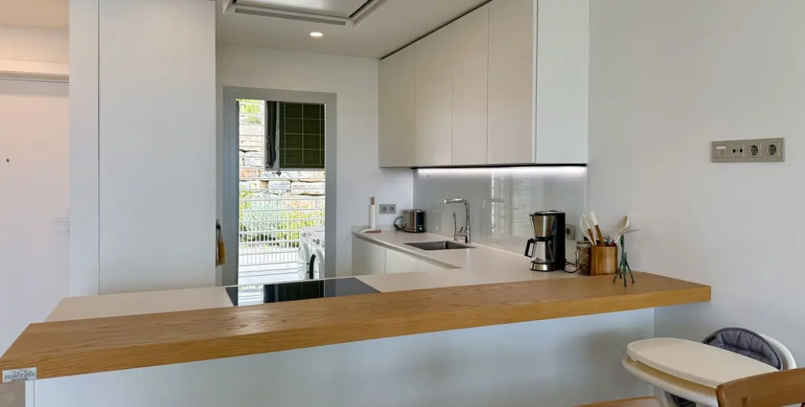 Продажа двухуровневого пентхауса в Higueron 10