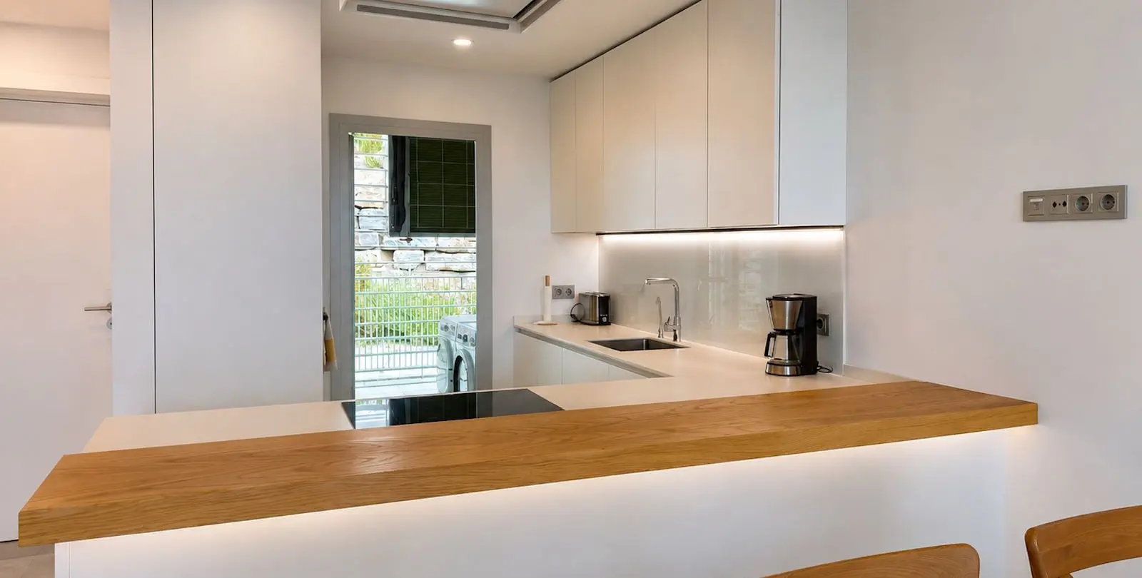 Sale of penthouse duplex in Higueron 8