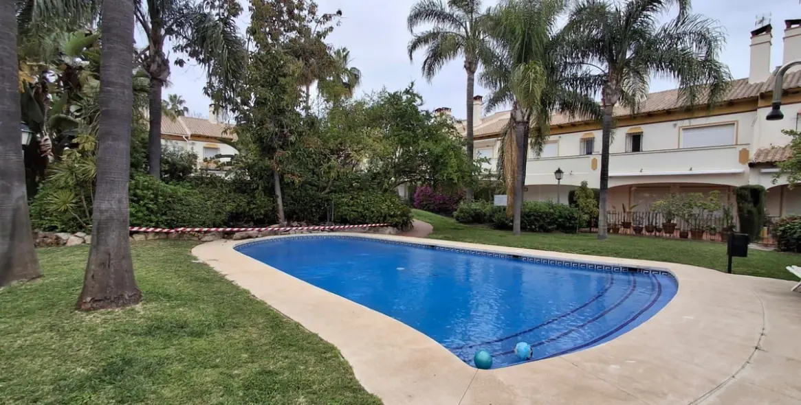 Venta de adosado en Nueva Andalucía 21