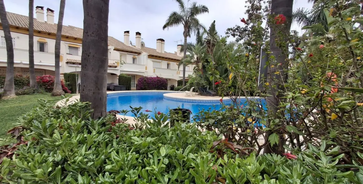 Venta de adosado en Nueva Andalucía 43