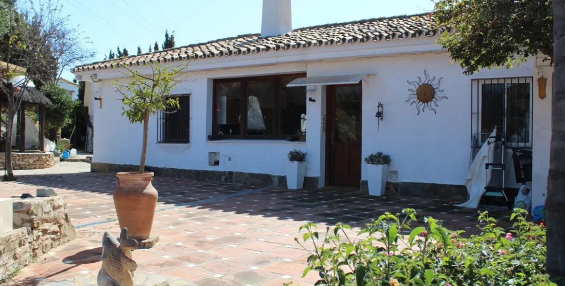 Venta de villa independiente en El Rosario 16