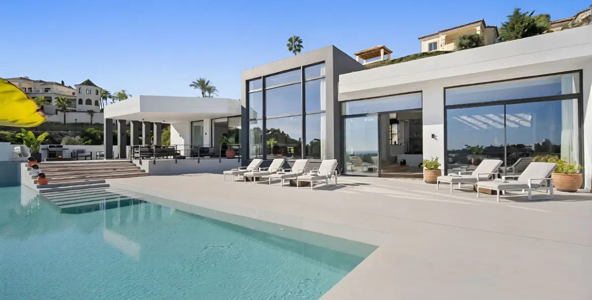 Venta de villa independiente en El Paraiso 3
