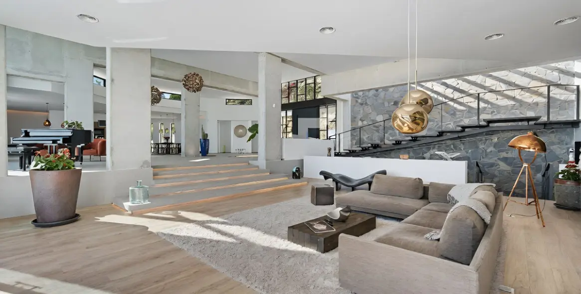 Venta de villa independiente en El Paraiso 7