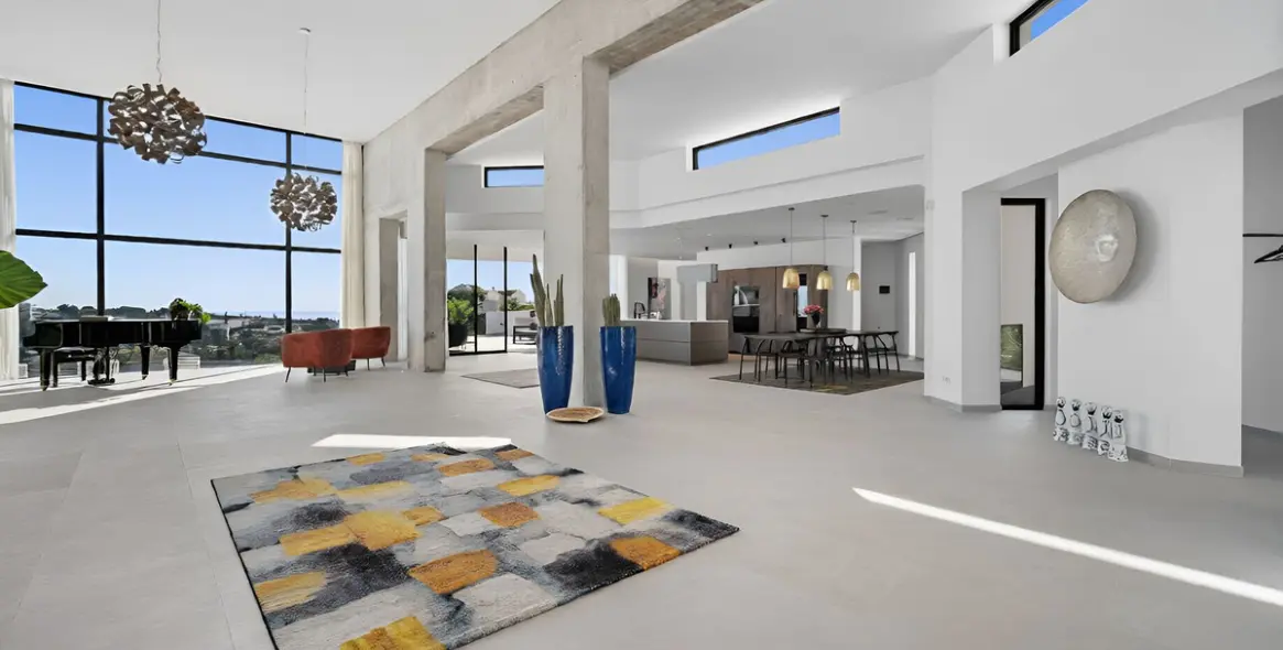 Venta de villa independiente en El Paraiso 11