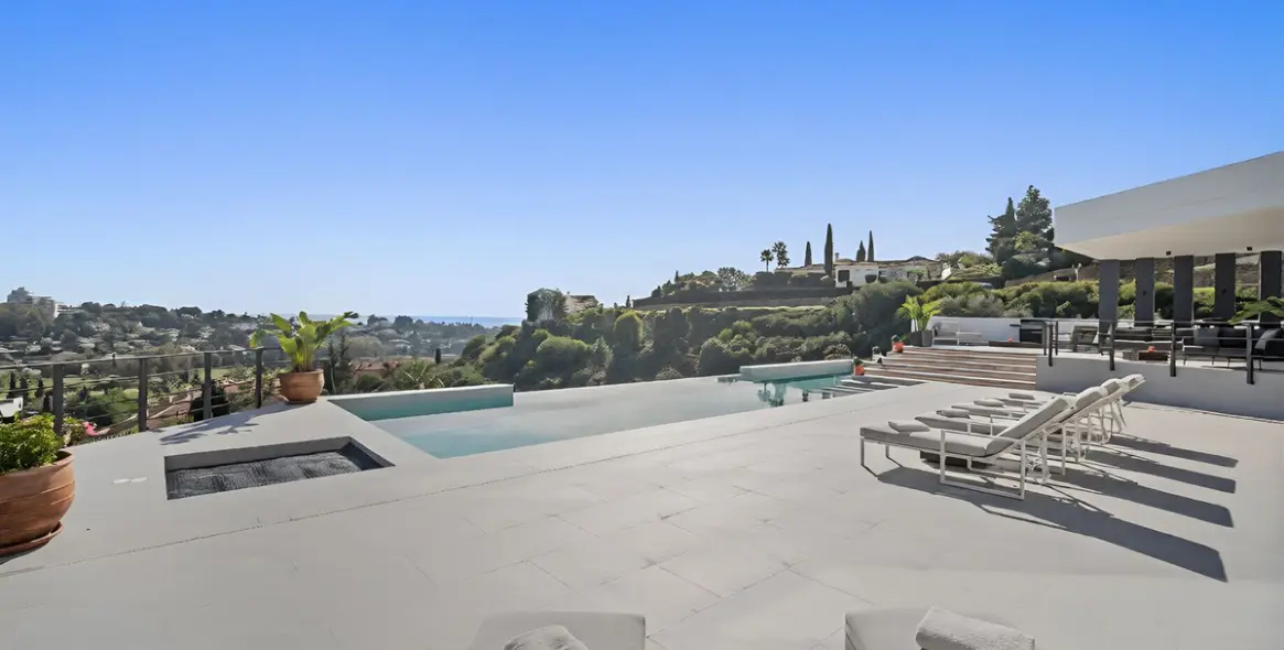 Venta de villa independiente en El Paraiso 20
