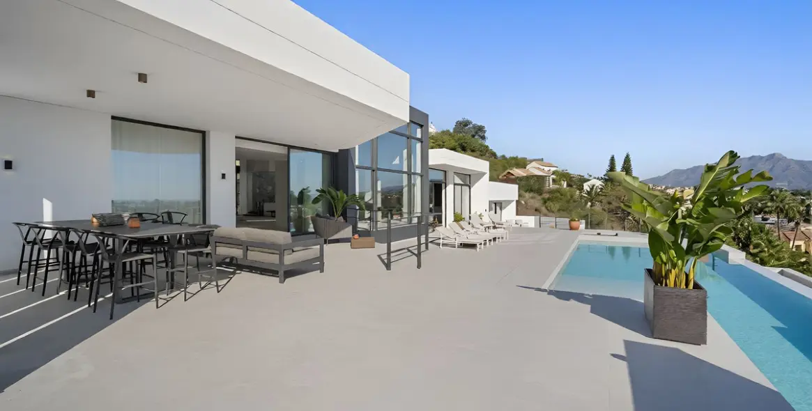 Venta de villa independiente en El Paraiso 22