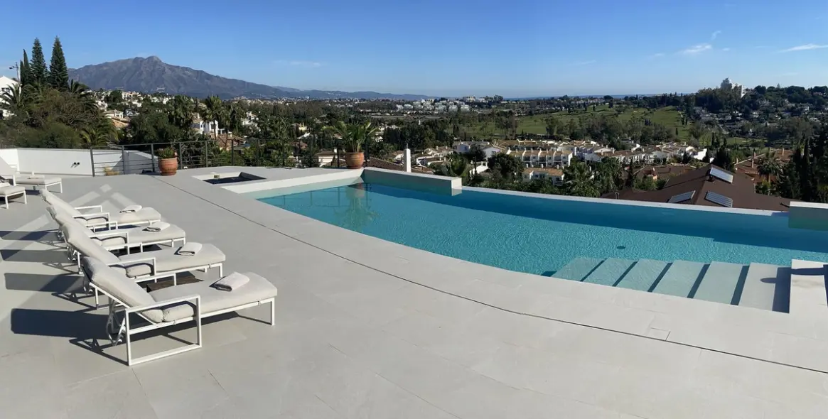 Venta de villa independiente en El Paraiso 29