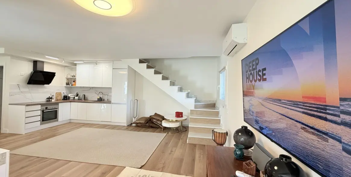 Short-term rent of townhouse in New Golden Mile 2