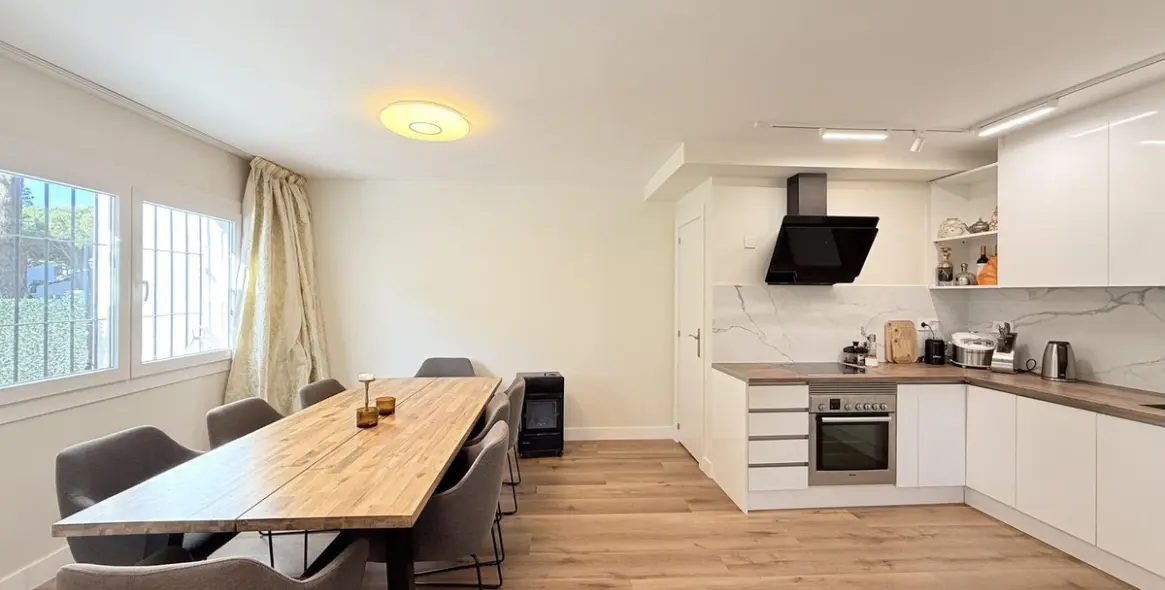 Short-term rent of townhouse in New Golden Mile 3