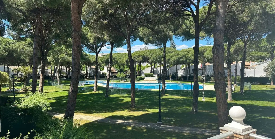 Short-term rent of townhouse in New Golden Mile 7
