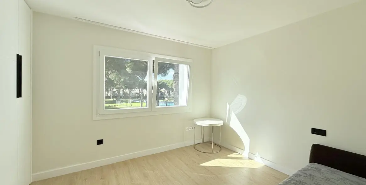 Short-term rent of townhouse in New Golden Mile 11