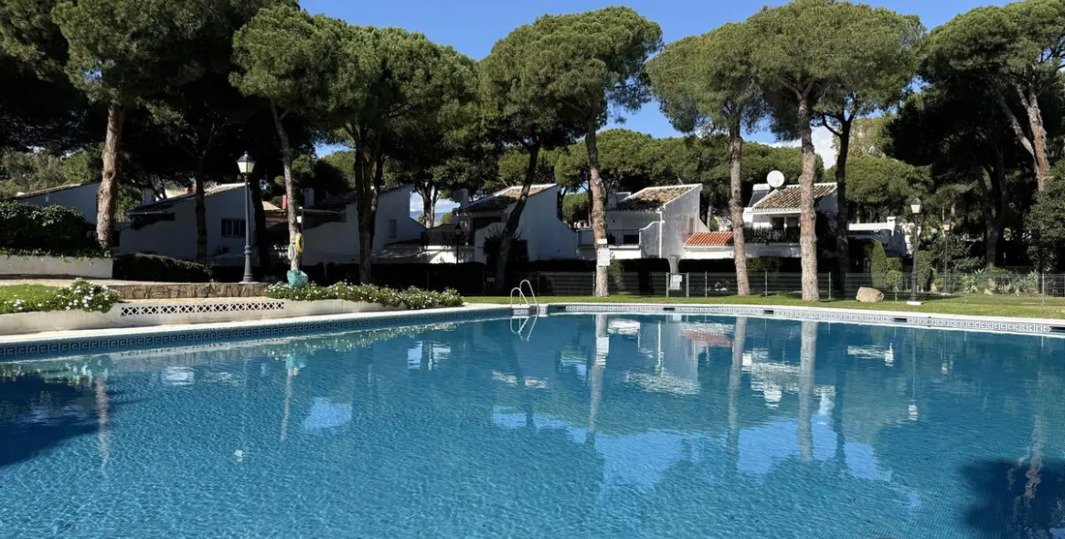 Short-term rent of townhouse in New Golden Mile 16