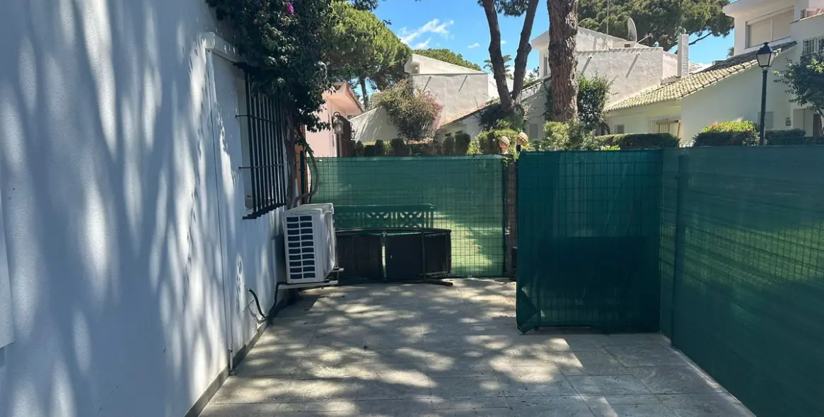 Short-term rent of townhouse in New Golden Mile 19