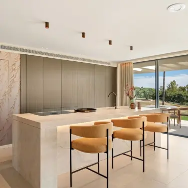 Venta de villa independiente en Nueva Andalucía