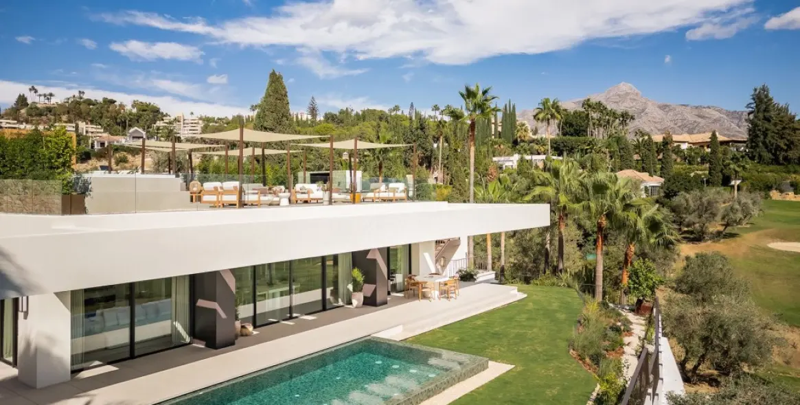 Venta de villa independiente en Nueva Andalucía 7