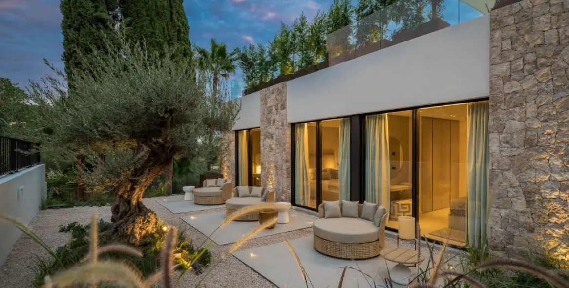 Venta de villa independiente en Nueva Andalucía 12