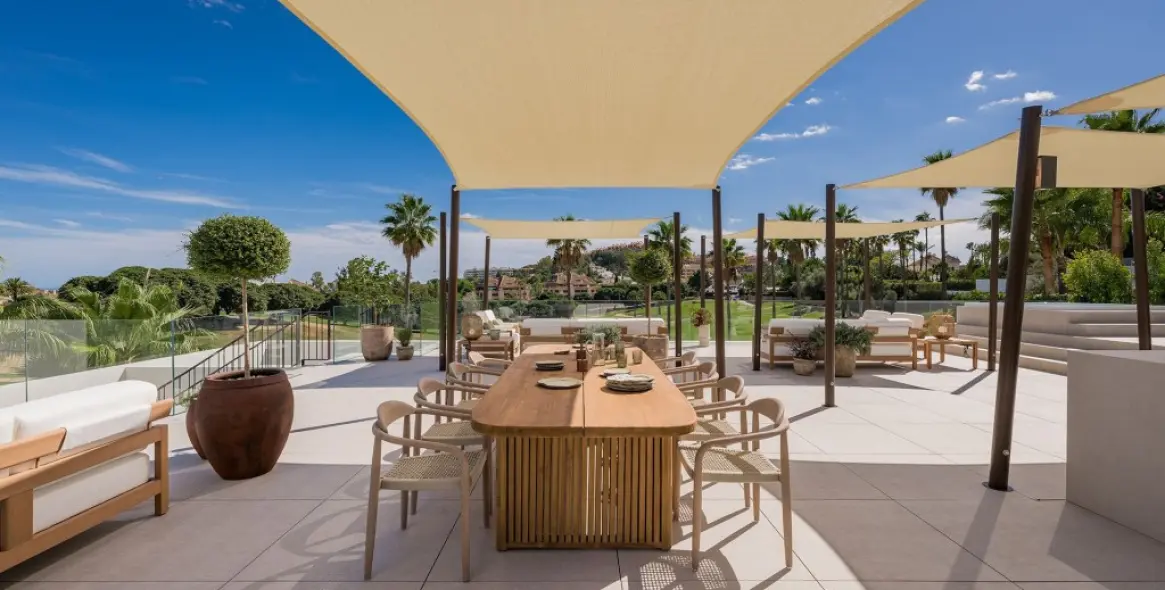 Venta de villa independiente en Nueva Andalucía 15