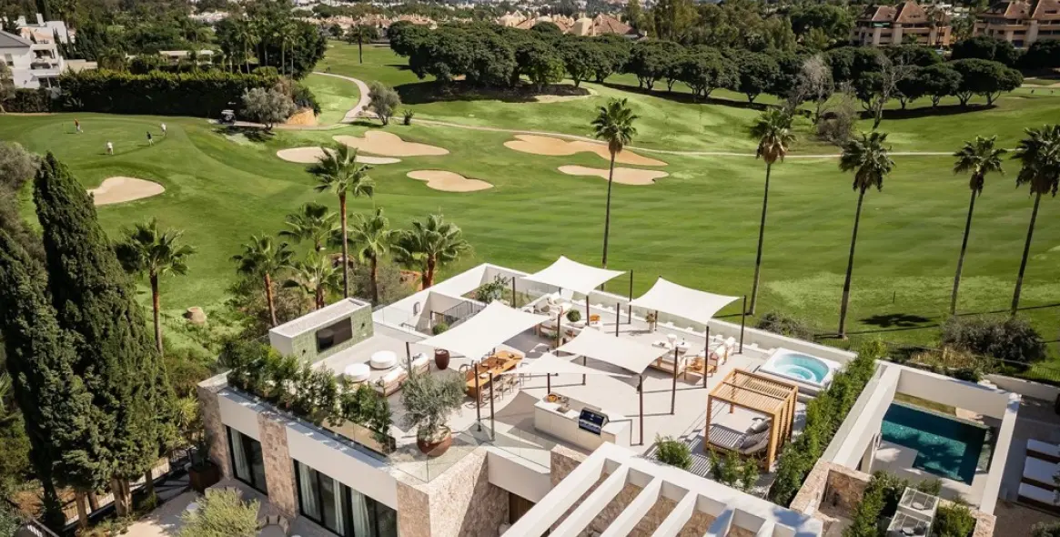 Venta de villa independiente en Nueva Andalucía 19