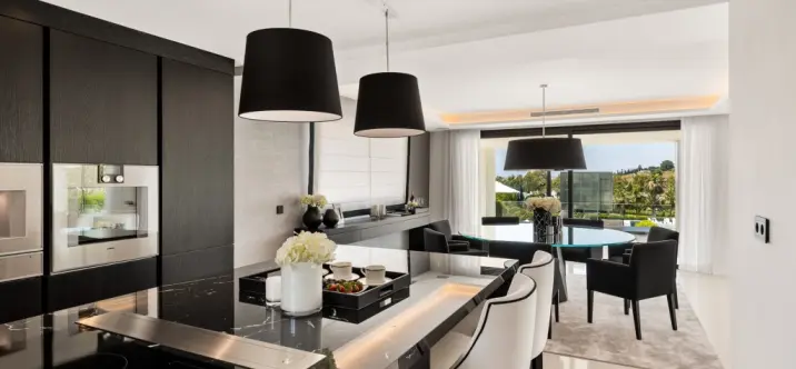 Venta de villa independiente en Nueva Andalucía 2