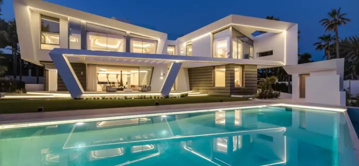 Venta de villa independiente en Marbella 0