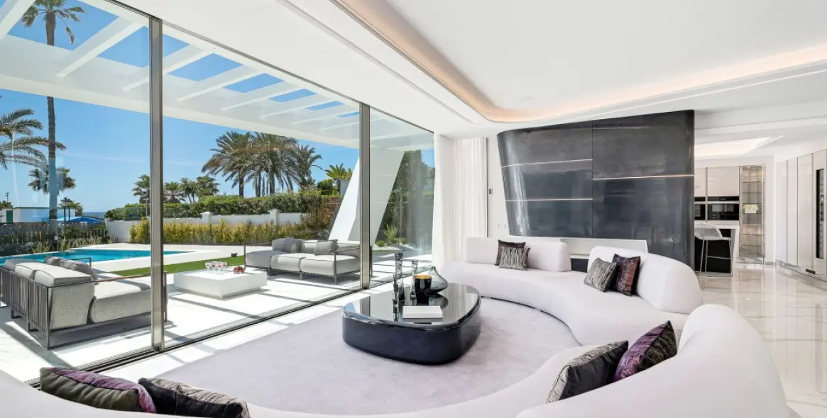 Venta de villa independiente en Marbella 2