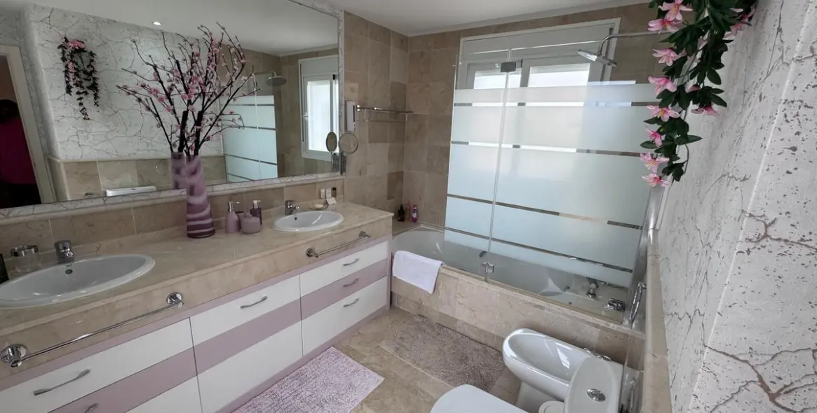 Short-term rent of penthouse duplex in Nueva Andalucía 18