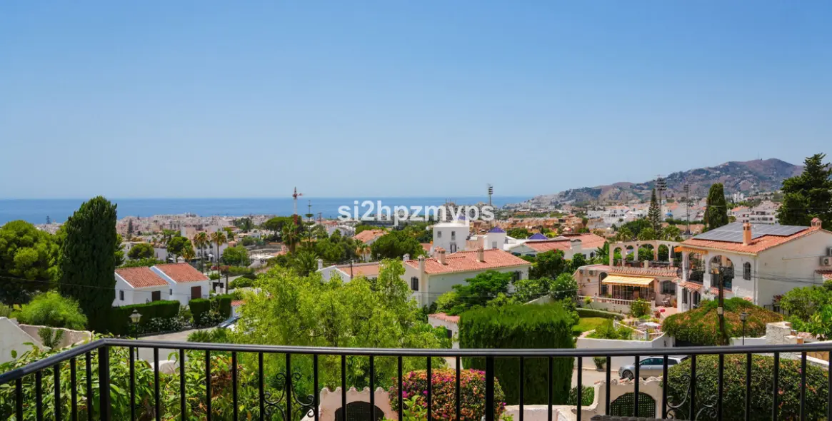 Продажа таунхауса в Nerja 1
