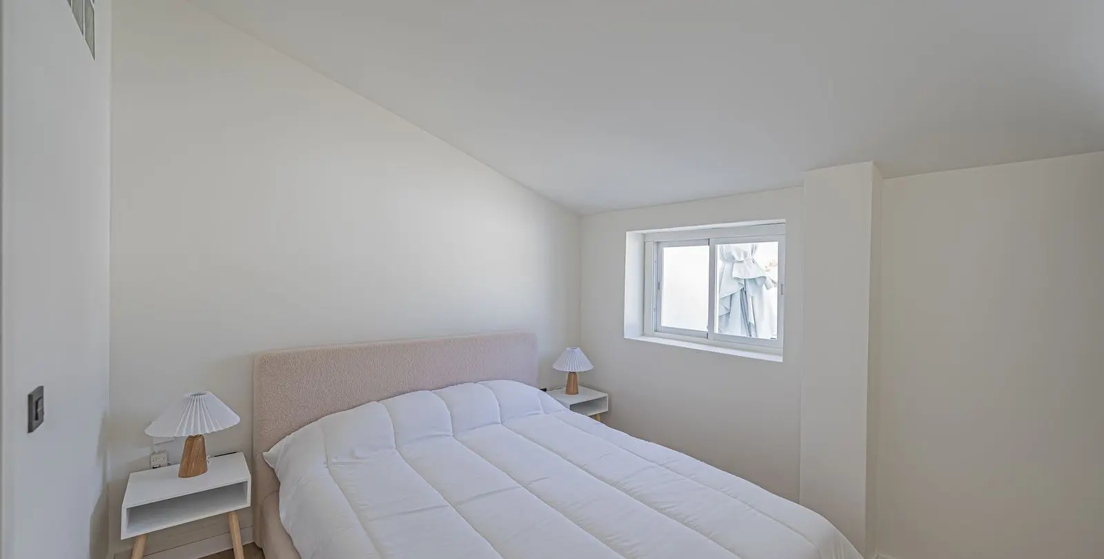 Sale of penthouse in The Golden Mile 4