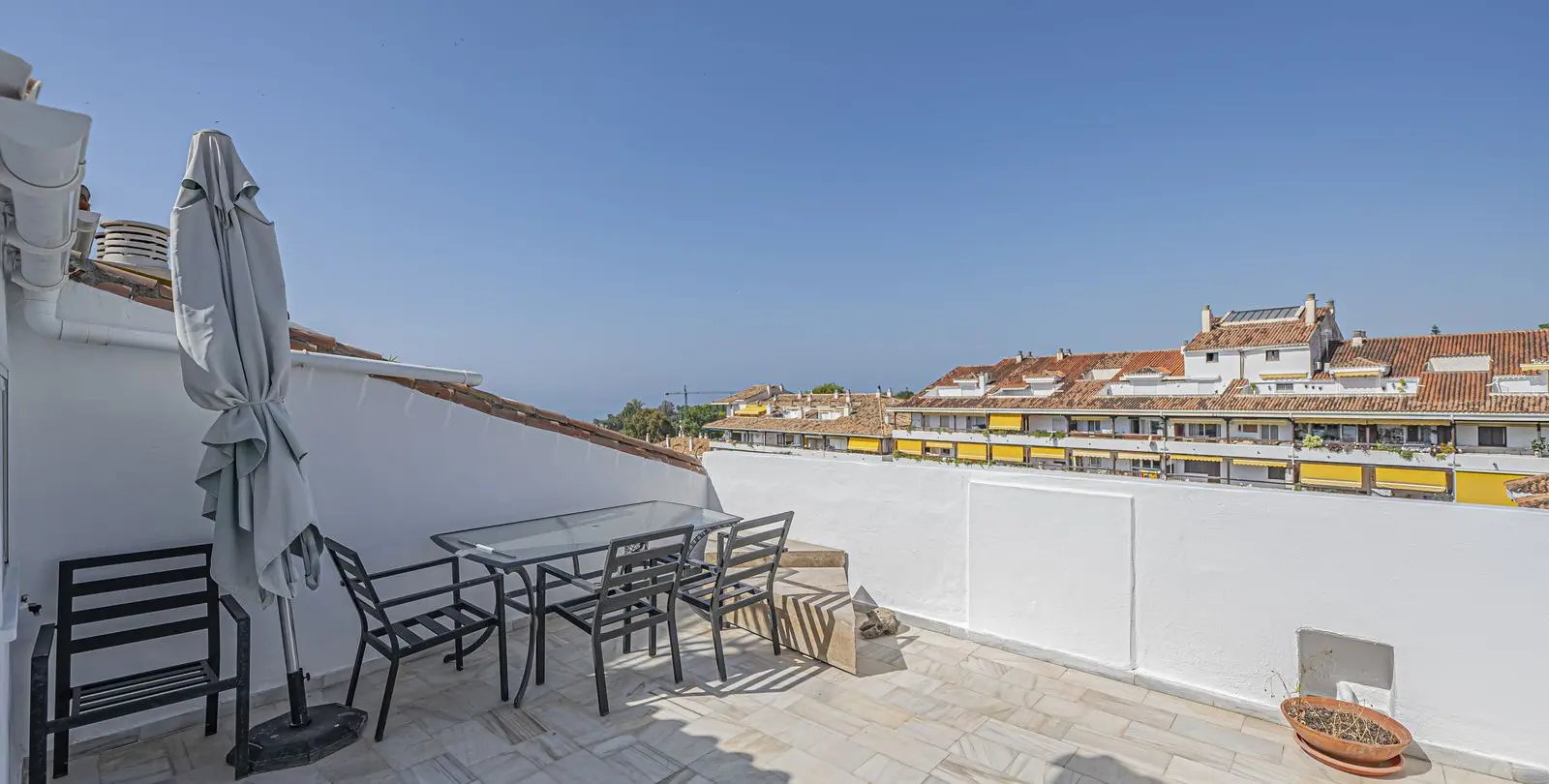 Sale of penthouse in The Golden Mile 8